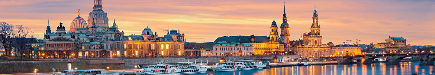 Sonnenuntergang über Dresden © iStock.com / RudyBalasko