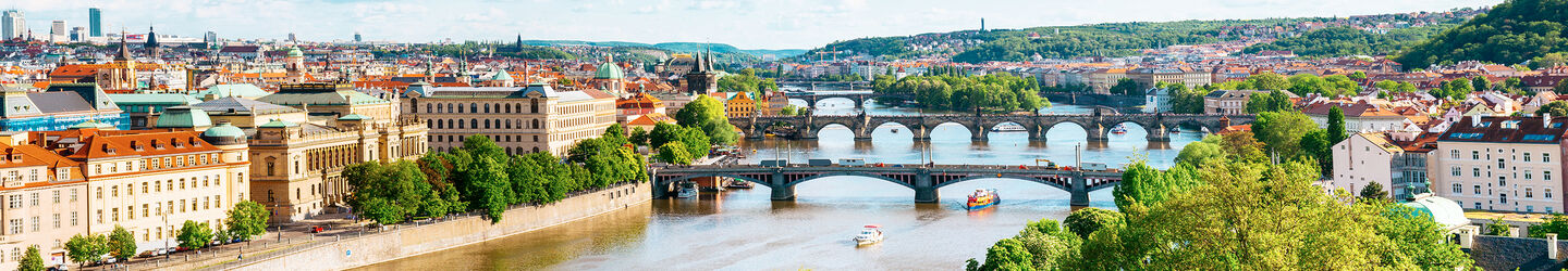 Brücken über die Moldau in Prag © iStock.com / danilovi